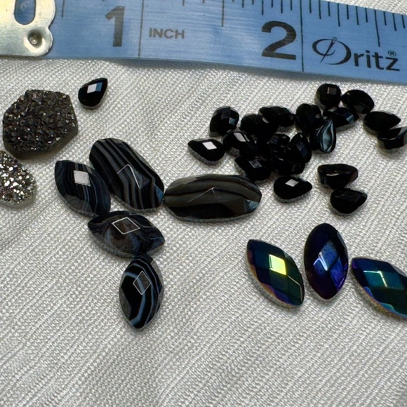 Lot of red & orange banded carnelian & onyx agate gemstones for jewelry making - Picture 5 of 7